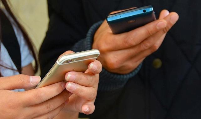 Cep telefonlarının aşırı kullanımı eklemlere zararlı