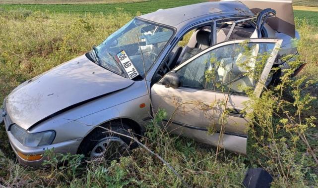 Çorum'da kontrolden çıkan otomobil tarlaya uçtu: 3’ü çocuk 7 yaralı