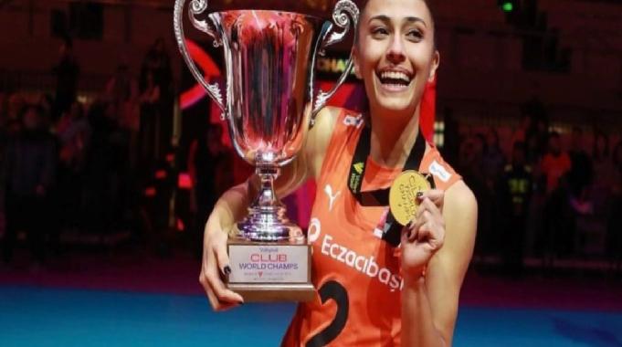 Eczacıbaşı, Simge Aköz’le sözleşme yeniledi