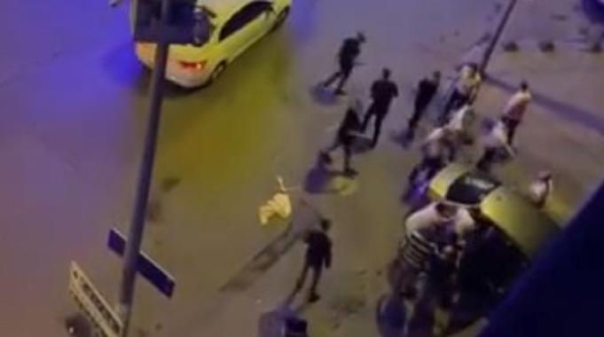 Esenler'de sokak ortasında silahlı kavga: 2'si ağır 6 yaralı
