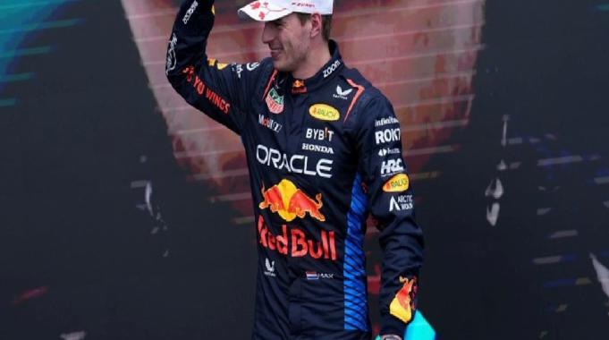 F1 Kanada Grand Prix'sini kazanan Max Verstappen oldu