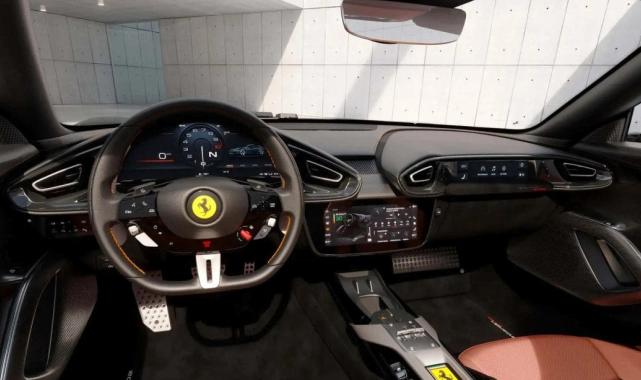 Ferrari, dahili navigasyon uygulamasından vazgeçiyor: Telefonlar daha iyi