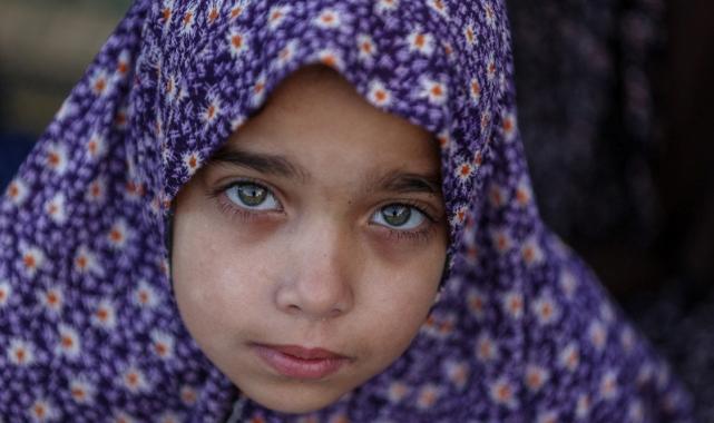 Gazze'de Kurban Bayramı namazı binaların enkazı üzerinde kılındı