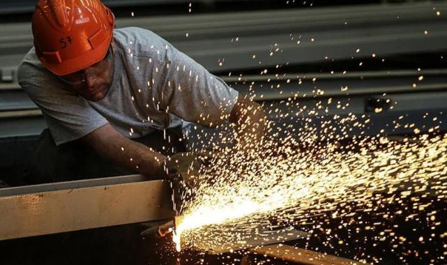 Geçen yıl Türkiye'de 1,2 milyon adet otomobil üretildi