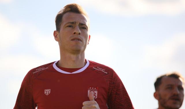 Hakan Arslan, Sivasspor'dan ayrıldı