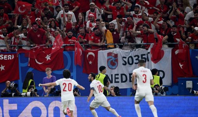 Hakan Çalhanoğlu'ndan müthiş gol! Çekya kalecisi çaresiz kaldı