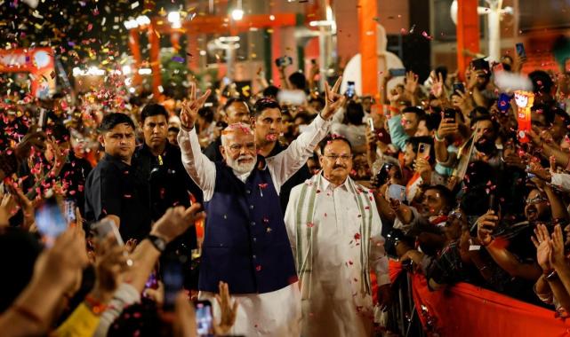 Hindistan'da yapılan genel seçimleri Ulusal Demokratik İttifakı kazandı