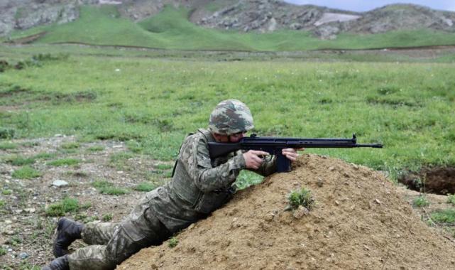 'Hudut Kartalları' bayramda da elleri tetikte sınır nöbetinde