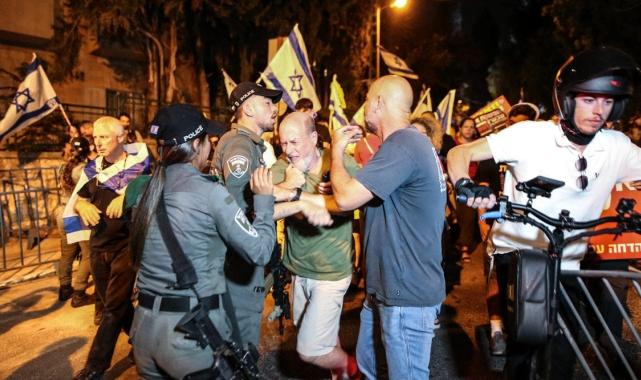 İsrail polisi, Batı Kudüs’te düzenlenen gösteriye müdahale etti