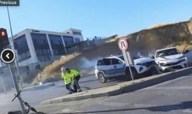 İstanbul'da trafik ekibi ile korsan taksi kavşakta çarpıştı: 3'ü polis, 2'si çocuk 6 kişi yaralandı