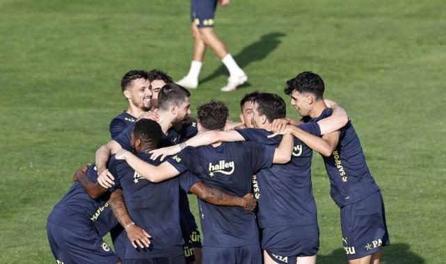Jose Mourinho kampa damgasını vurdu! Düdüğünü elinden bırakmıyor