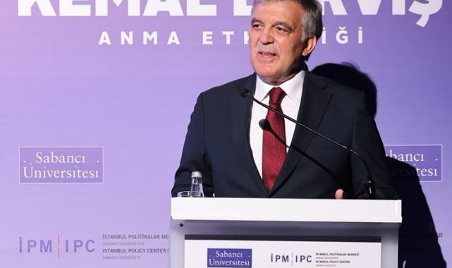 Kemal Derviş vefatının birinci yılında törenle anıldı