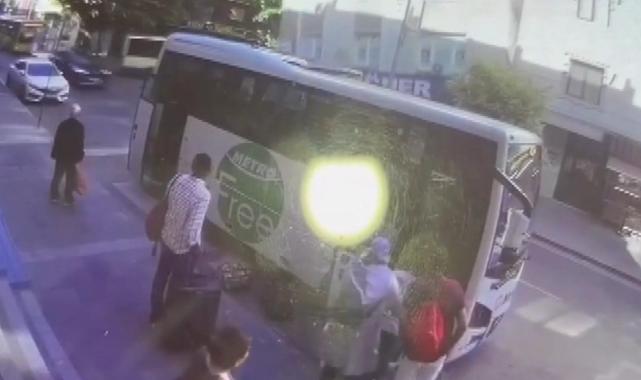 Küçükçekmece'de çöken 3 katlı binanın yıkıldığı anlar