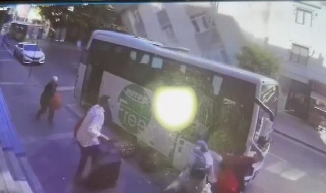 Küçükçekmece'de çöken 3 katlı binanın yıkıldığı anlar