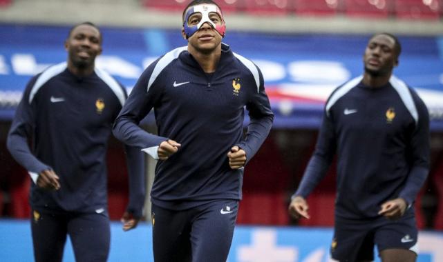 Kylian Mbappe'nin maskesi sosyal medyada viral oldu