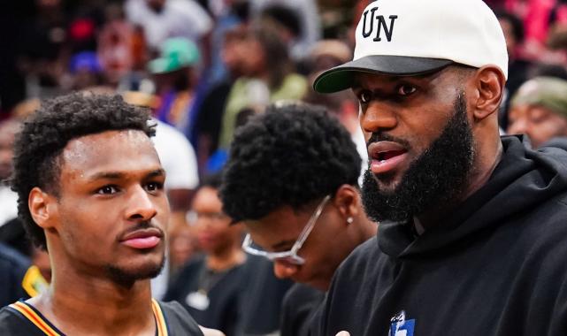 LeBron James, oğluyla takım arkadaşı oldu