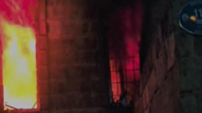 Mardin'de annesi ve eşinin bulunduğu evi ateşe verdi: Gözaltına alındı
