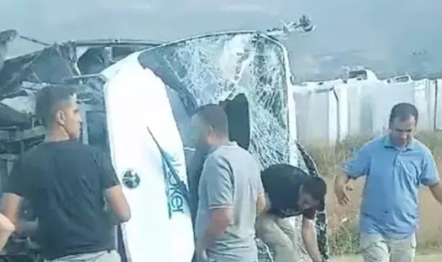 Mersin'de 2 servis aracı ve otomobil kazaya karıştı: 2 kişi öldü, 35 kişi yaralandı