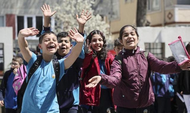 Milyonlarca öğrenci için yaz taili başlıyor