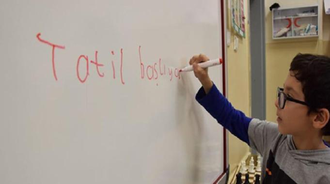 Milyonlarca öğrenci için yaz taili başlıyor