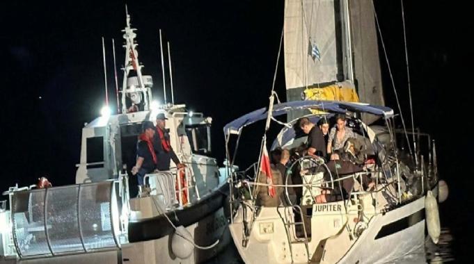 Muğla açıklarında 49 kaçak göçmen kurtarıldı