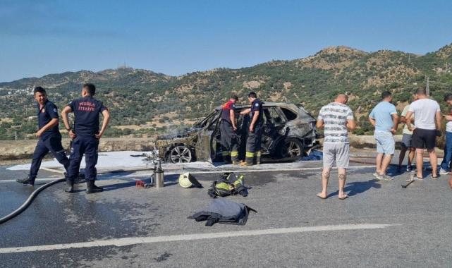 Muğla'da seyir halindeki otomobil yandı