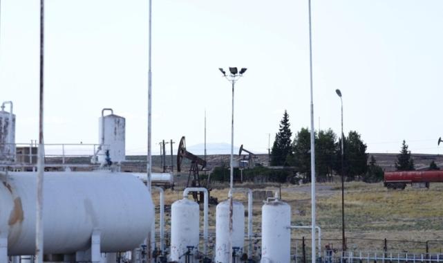 PKK/YPG'den Suriye'de petrol gasbı: Yılda 2,5 milyar dolar örgüt kasasına aktarılıyor