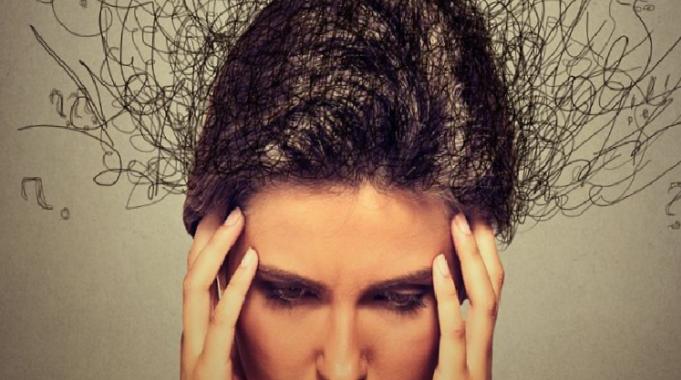 ‘Rezil olacağım’ düşüncesi sosyal anksiyeteyi tetikliyor!