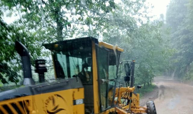 Rize'de sağanak etkisi: Heyelan meydana geldi