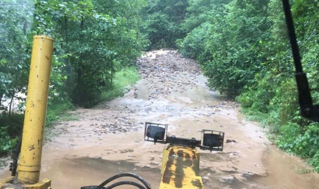 Rize'de sağanak etkisi: Heyelan meydana geldi