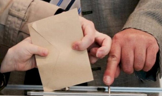 Fransa'da genel seçimlerin ilk turunda oy verme işlemi başladı