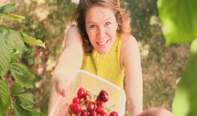 Oyuncu Burcu Biricik karnı burnundaki son halini paylaştı