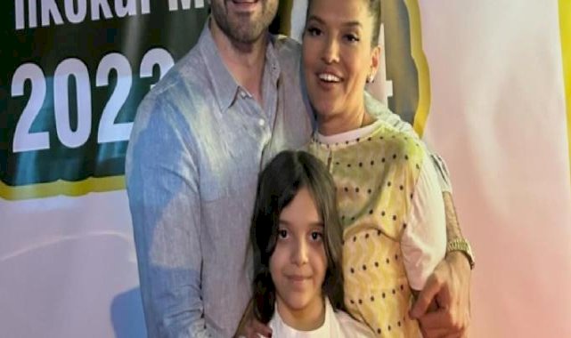 Ünlü şarkıcı Demet Akalın'ın kızı Hira, Simge Sağın hayranı çıktı