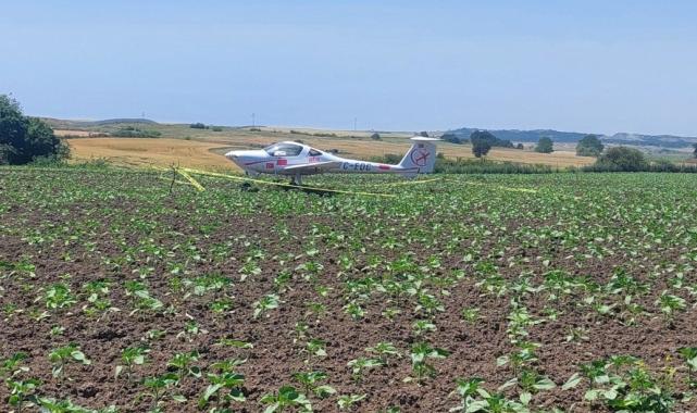 Tekirdağ'da eğitim uçağı ayçiçeği tarlasına zorunlu iniş yaptı