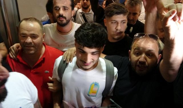Trabzonspor'un yeni transferi Cihan Çanak, şehre geldi