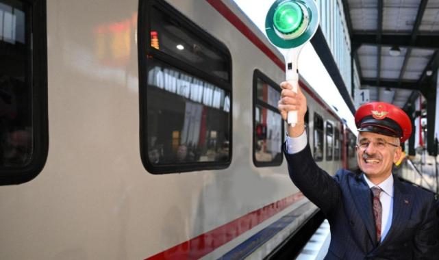 Turistik Tatvan Treni yola çıkıyor