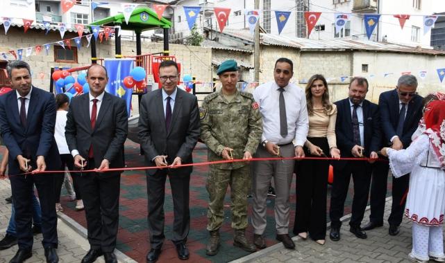 Türk askeri, Kosovalı çocuklar için oyun parkı kurdu