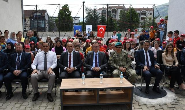Türk askeri, Kosovalı çocuklar için oyun parkı kurdu