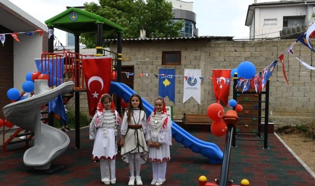 Türk askeri, Kosovalı çocuklar için oyun parkı kurdu