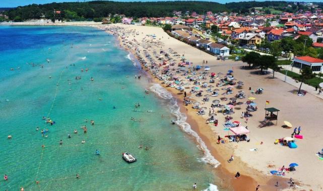 Türkiye Mavi Bayrak’ta dünya üçüncüsü: 16 plajda daha bayrak dalgalanacak