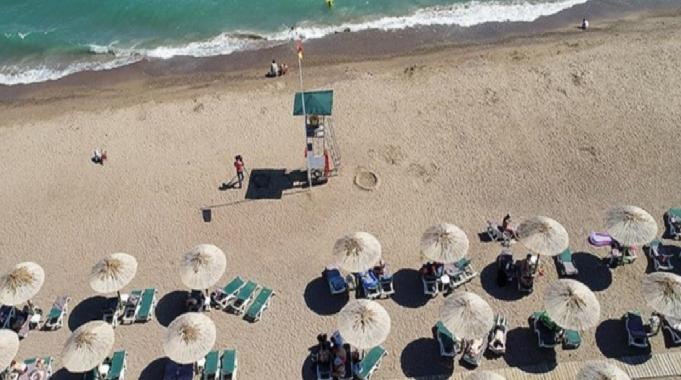 Türkiye Mavi Bayrak’ta dünya üçüncüsü: 16 plajda daha bayrak dalgalanacak