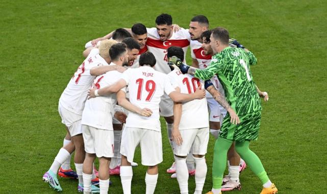 Vincenzo Montella'dan başarı! Türkiye'yi gruptan çıkaran ilk yabancı isim