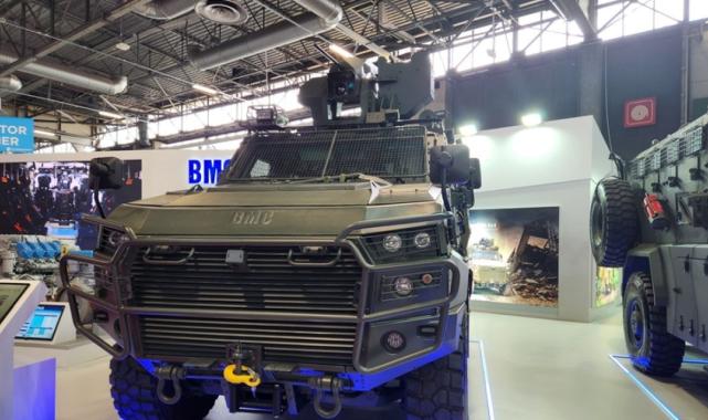 Yerli ağır silah askeri araç platformu yurt dışında tanıtıldı