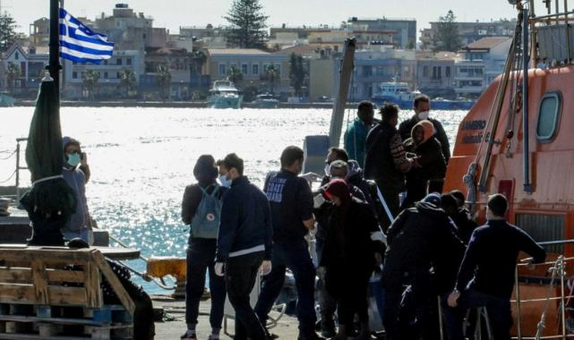 Yunan Sahil Güvenliği, Akdeniz'de onlarca ölüme neden oldu