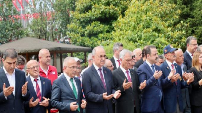 15 Temmuz şehitleri dualarla yad edildi