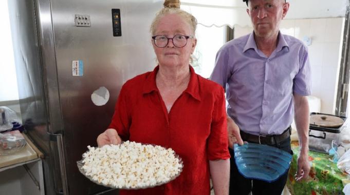 Adana&#039;da cezaevindeki albino kardeşlerin evine hırsız dadandı