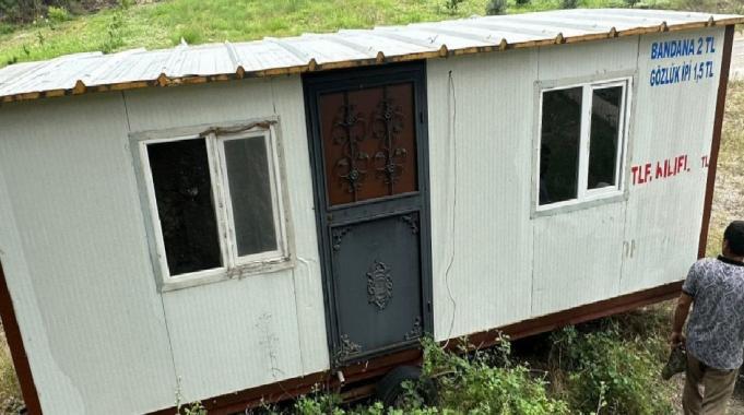 Antalya&#039;da eşi için aldığı konteyneri çaldılar