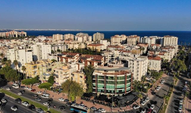 Antalya'da yüksek faiz ve konut fazlalığı fiyatları düşürdü