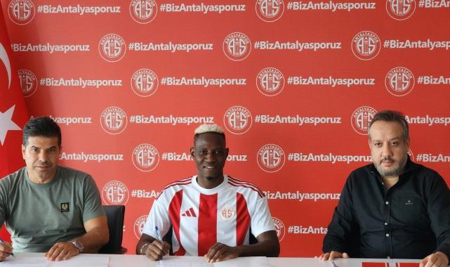 Antalyaspor, Moussa Djenepo'yu kiraladı