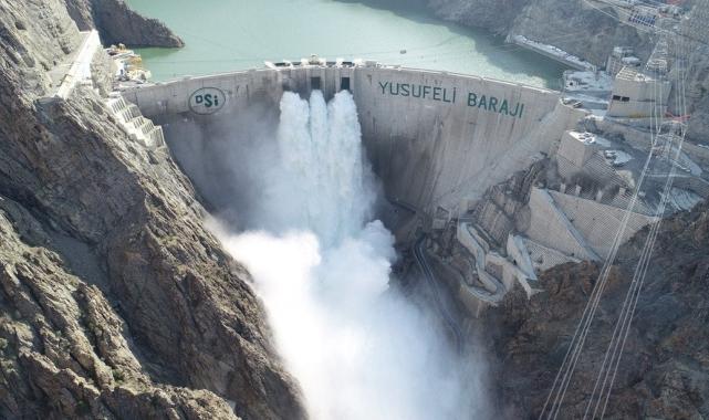 Artvin Yusufeli Barajı'nın tam yükte dolusavak testleri yapıldı